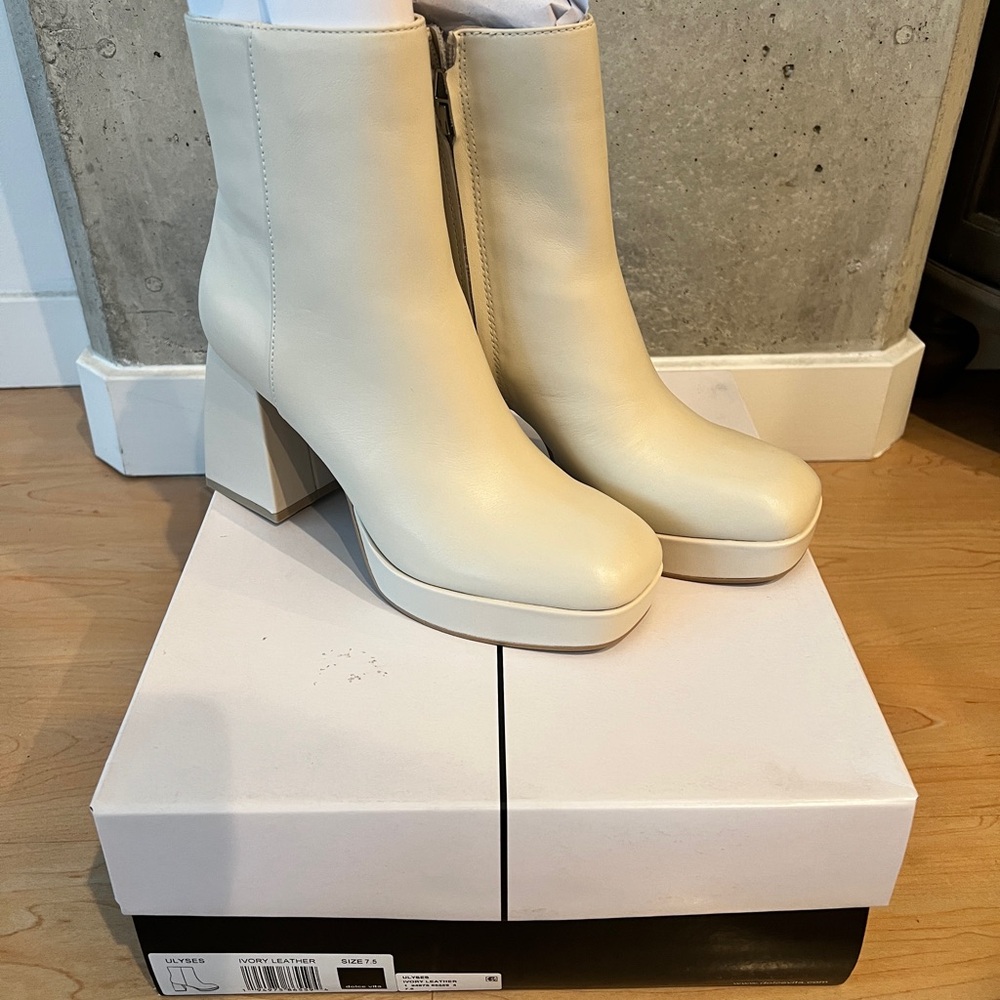 Dolce Vita Ulyses Booties